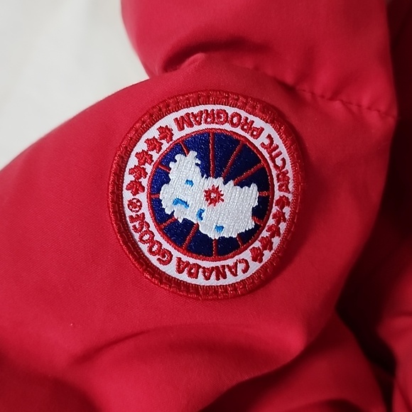 CANADA Goose 🇨🇦 - Picture 7 of 8